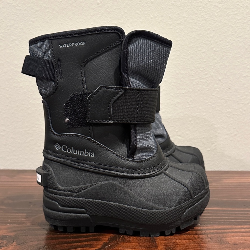 Columbia Snow Boots Size: 7C